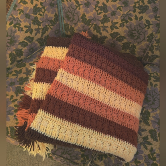 Vintage Handmade Crocheted Afghan Blanket - Picture 5 of 6